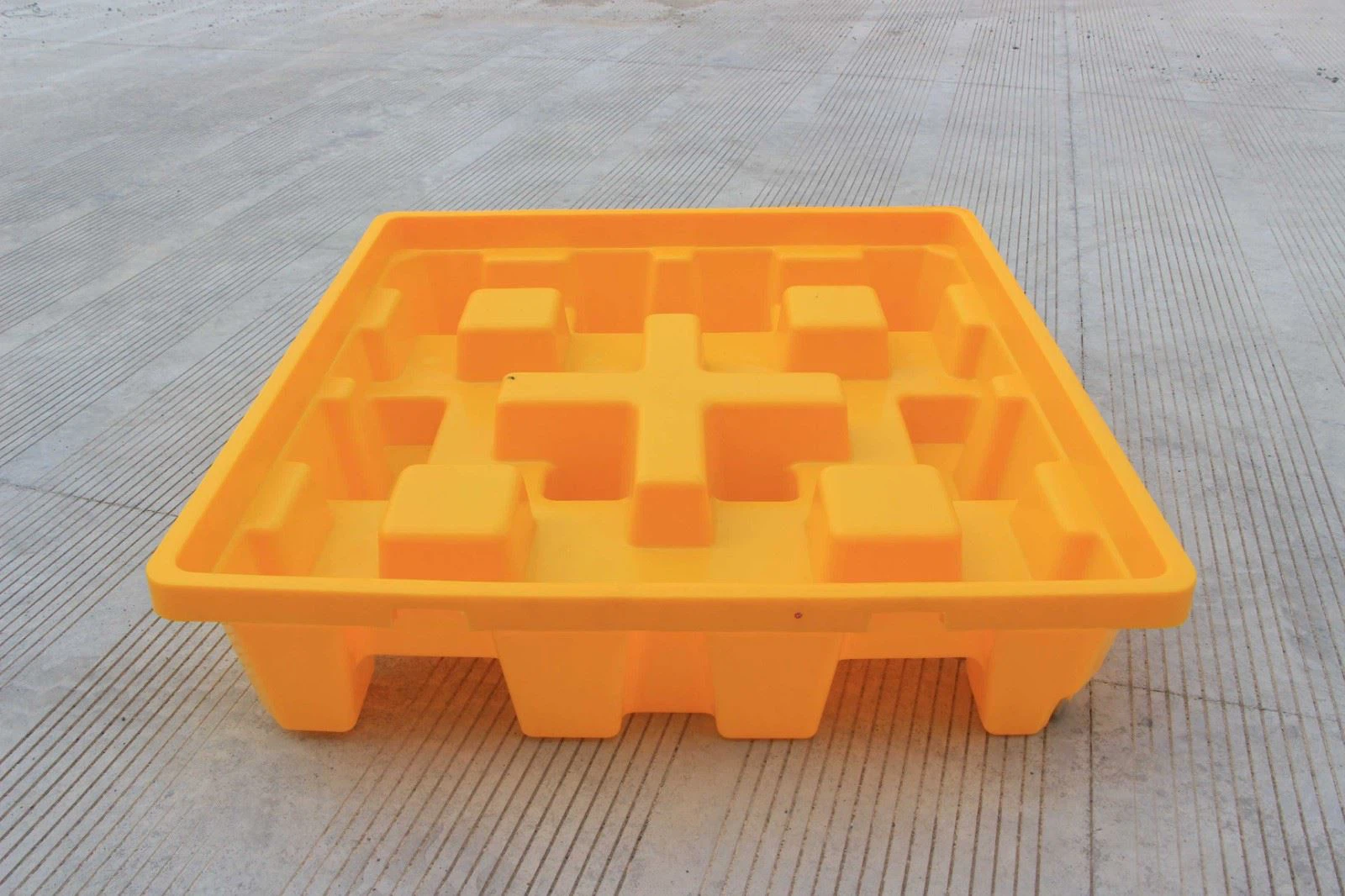 spill containment pallets
